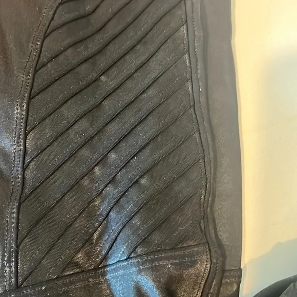 Spanx textured leggings (pleather looking) - Picture 2 of 8